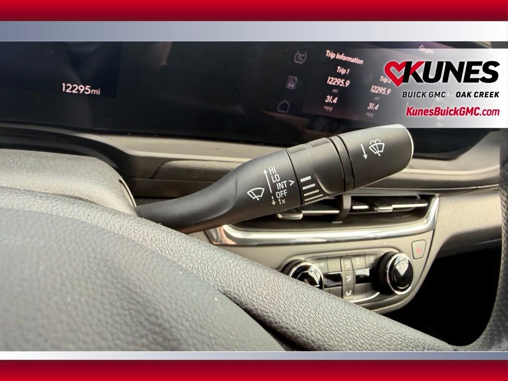 Used 2025 Buick Envista Preferred image 12