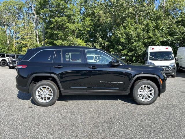 New 2026 Jeep Grand Cherokee Laredo X AWD/4WD image 2