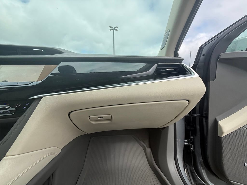 Certified 2024 Cadillac XT6 Premium Luxury w/ LPO, Floor Liner Package AWD/4WD image 30