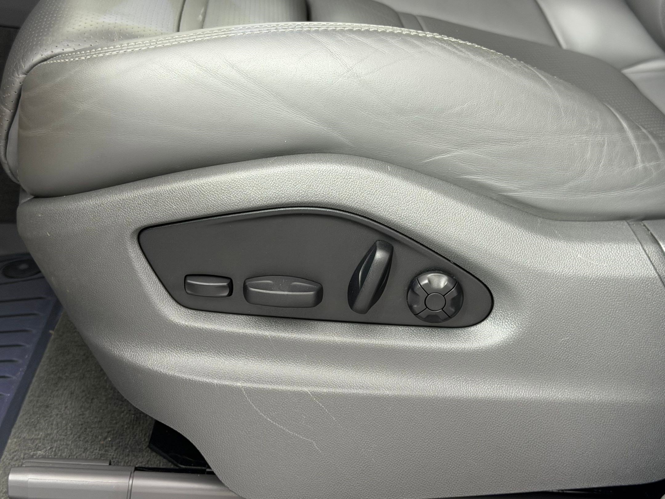 Certified 2023 Porsche Cayenne image 16