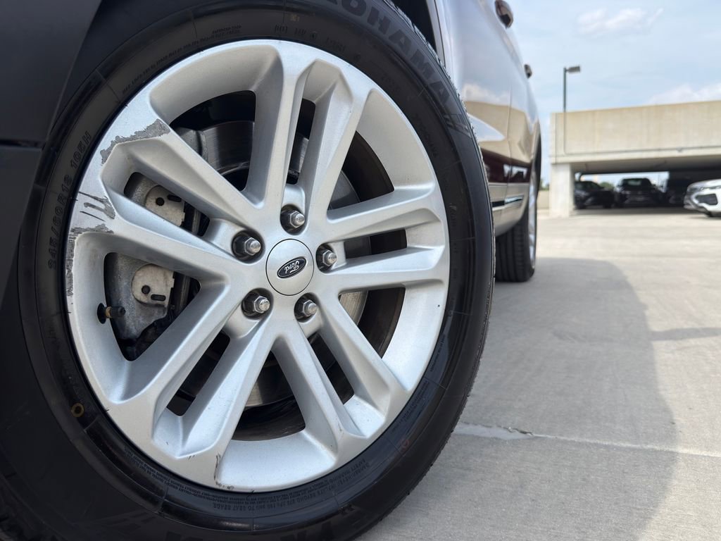 Used 2016 Ford Explorer XLT w/ Equipment Group 202A FWD image 4