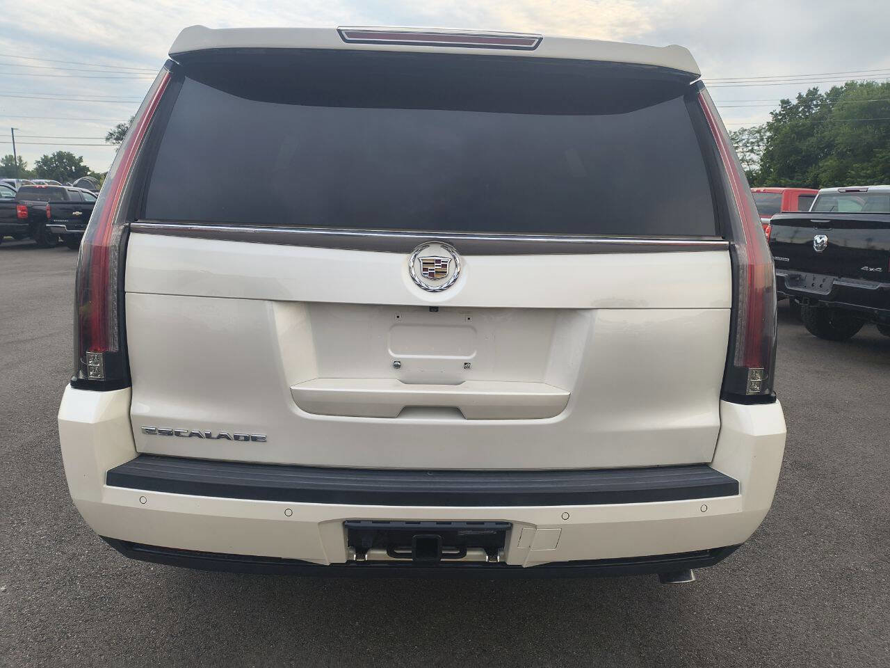 Used 2015 Cadillac Escalade Premium image 7