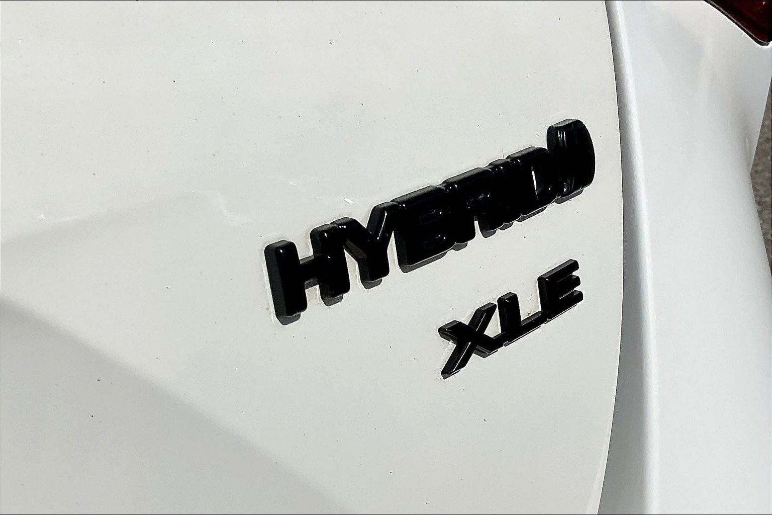 Used 2022 Toyota Prius AWD image 10