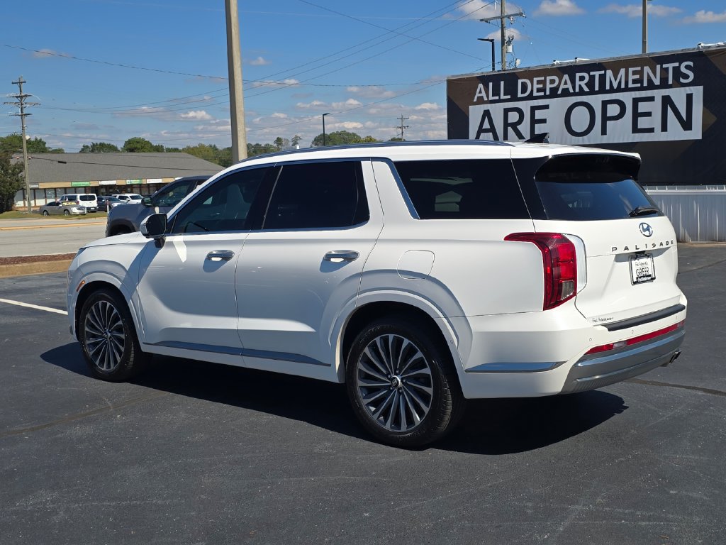 Used 2024 Hyundai Palisade Calligraphy FWD image 3