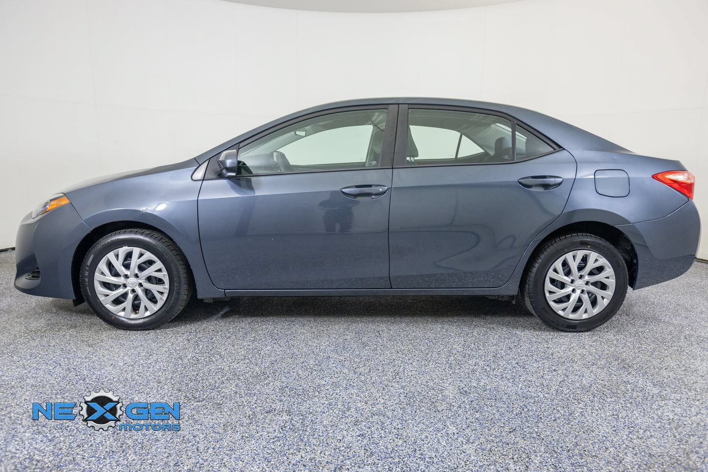 Used 2018 Toyota Corolla LE FWD image 4