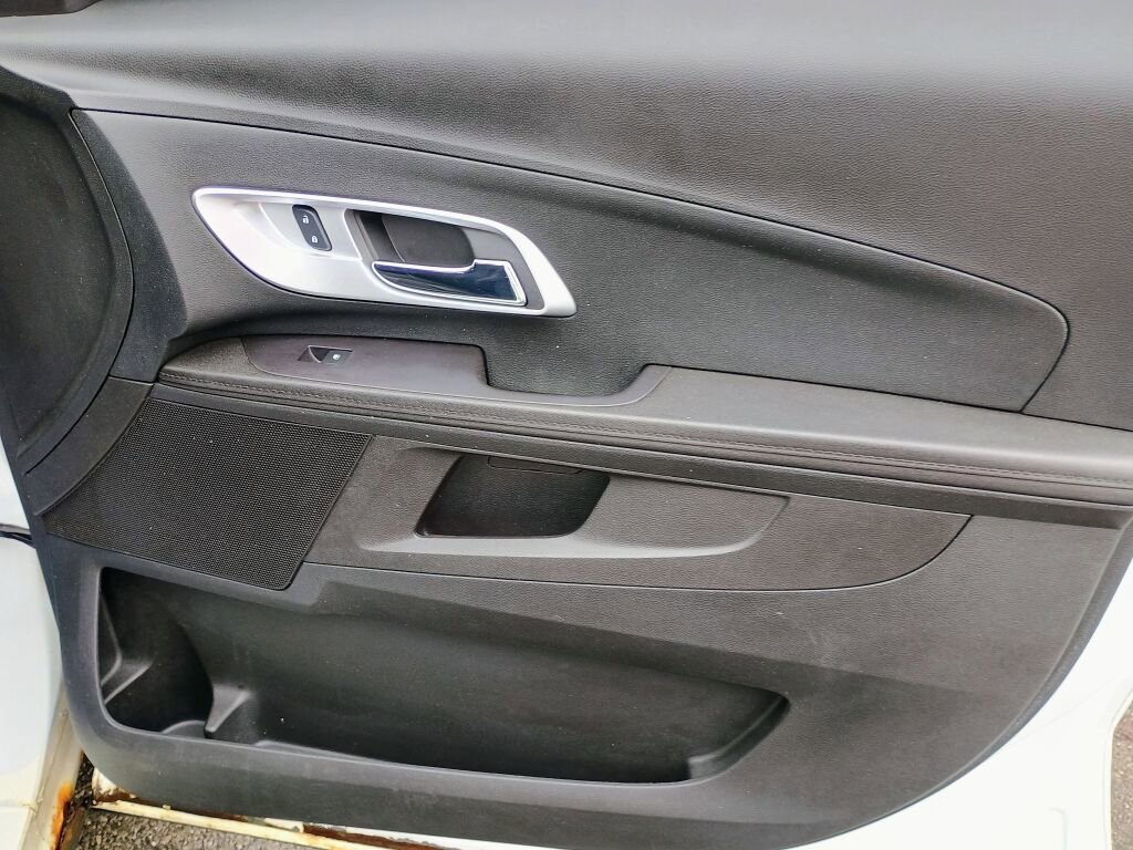 Used 2017 Chevrolet Equinox LS image 26