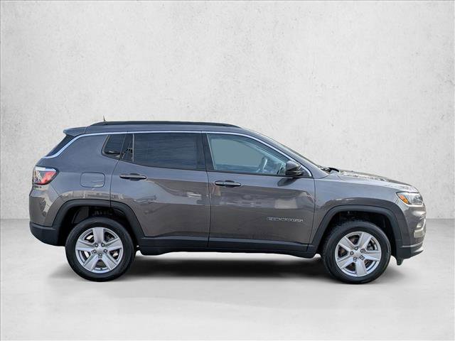 Used 2022 Jeep Compass Latitude image 4