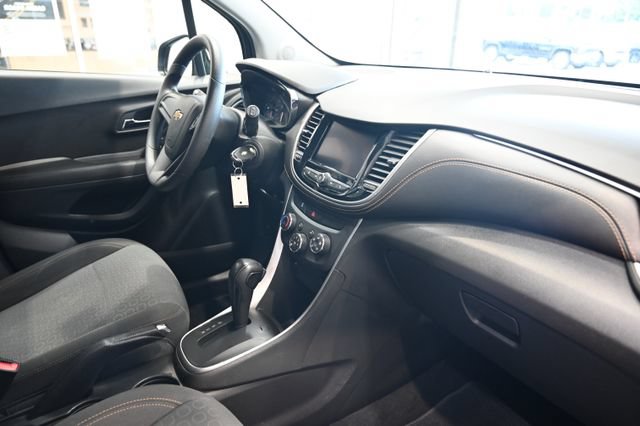 Used 2020 Chevrolet Trax LS AWD/4WD image 13