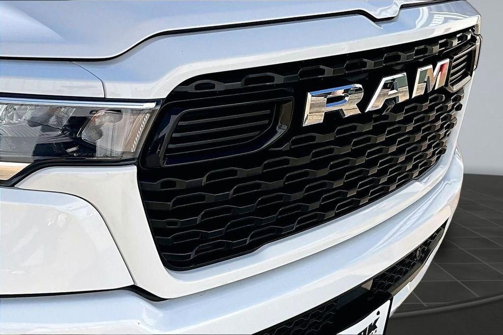 Used 2025 RAM 1500 Lone Star image 28