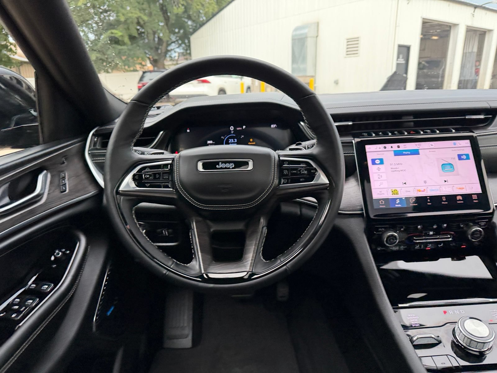 Used 2022 Jeep Grand Cherokee Overland w/ Adv Protech Group III AWD/4WD image 13