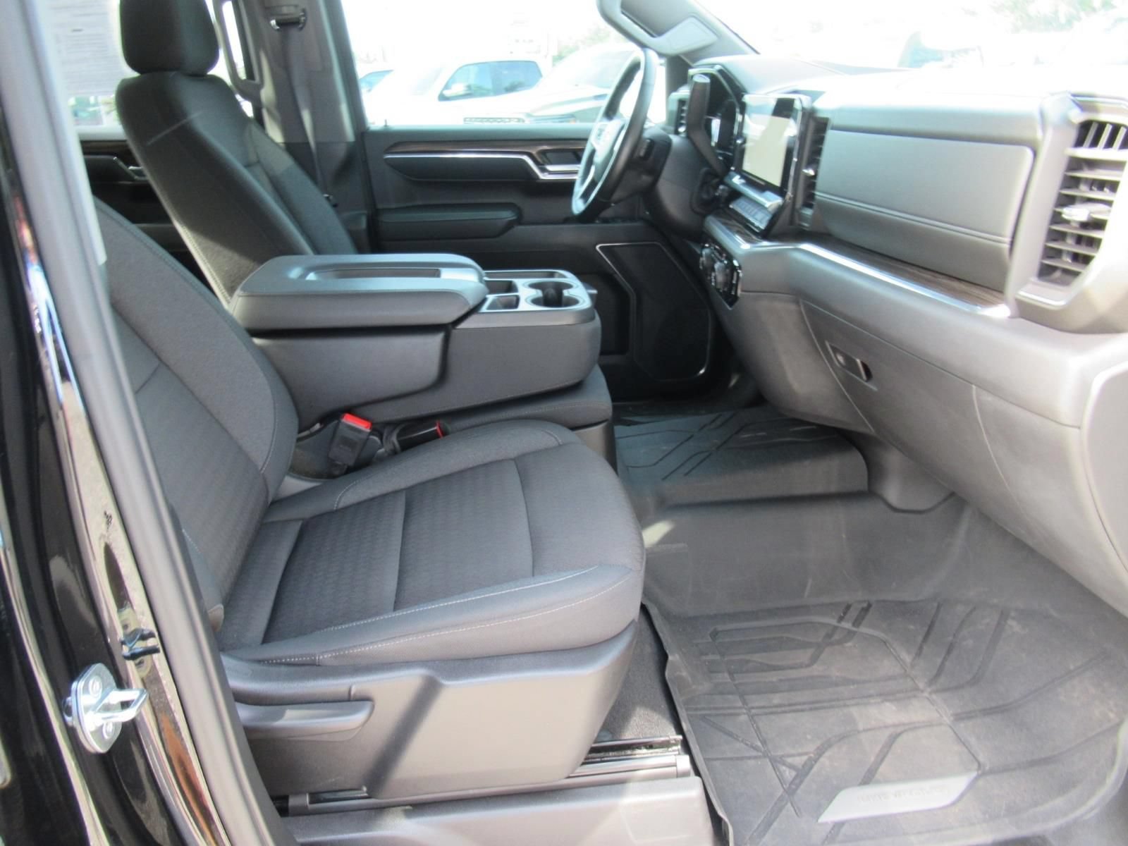 Used 2023 Chevrolet Silverado 1500 RST AWD/4WD image 10