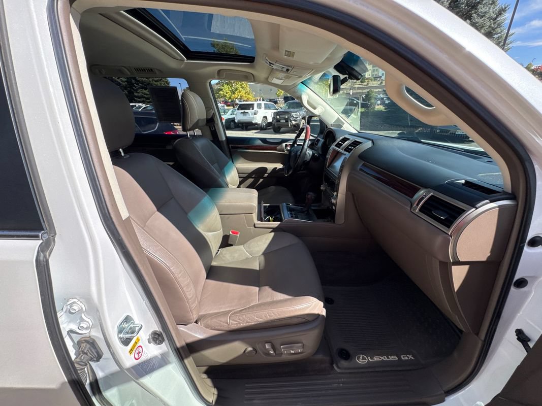 Used 2018 Lexus GX 460 Premium w/ Premium Package AWD/4WD image 18