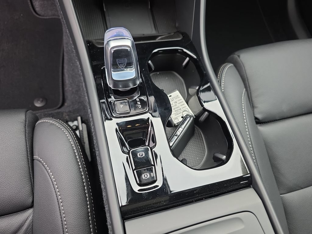 Certified 2026 Volvo XC40 B5 Plus w/ Protection Package Premier AWD/4WD image 16