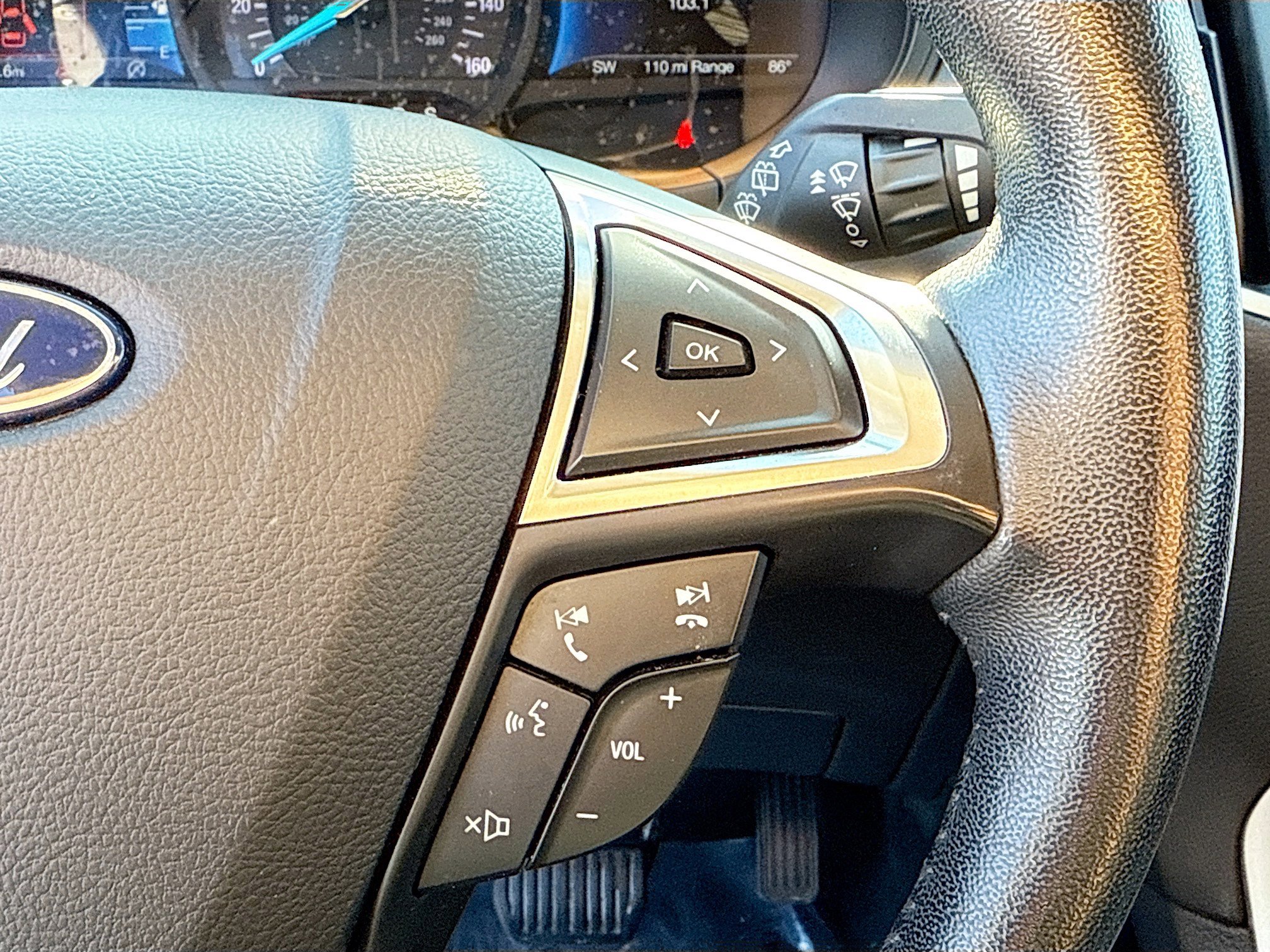 Used 2022 Ford Edge SEL image 37