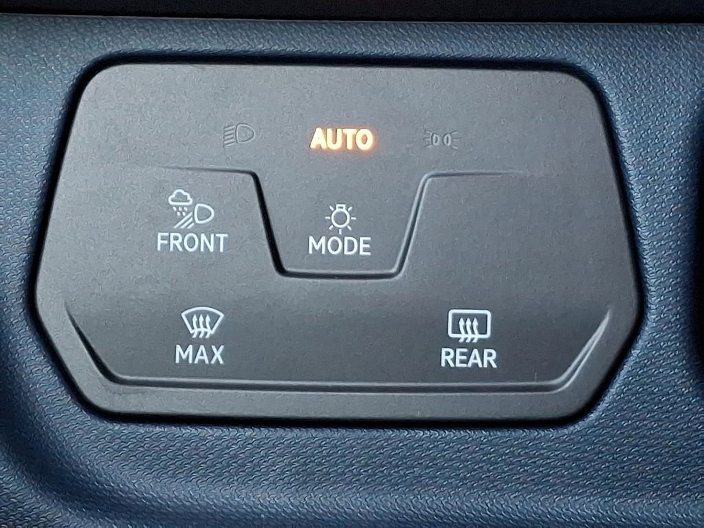 Certified 2025 Volkswagen ID. Buzz Pro S image 26