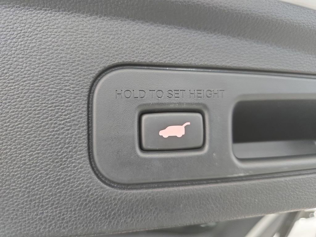 Used 2023 Acura MDX SH-AWD image 28