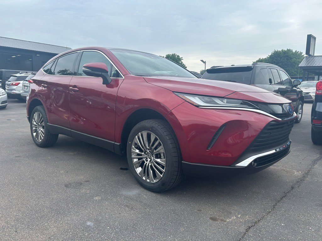 Used 2023 Toyota Venza Limited image 1