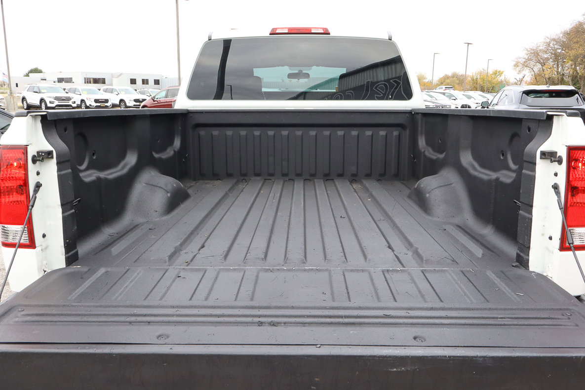 Used 2015 Nissan Titan S image 13