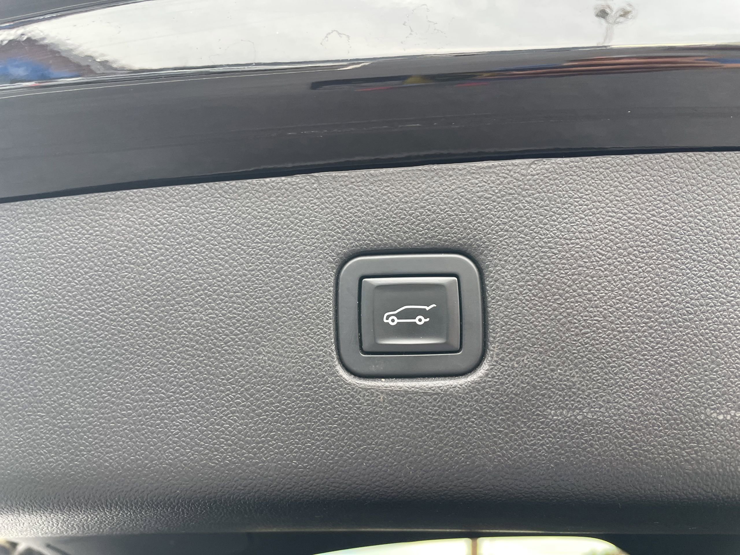 Used 2020 Chevrolet Blazer LT w/ Sound & Technology Package image 24