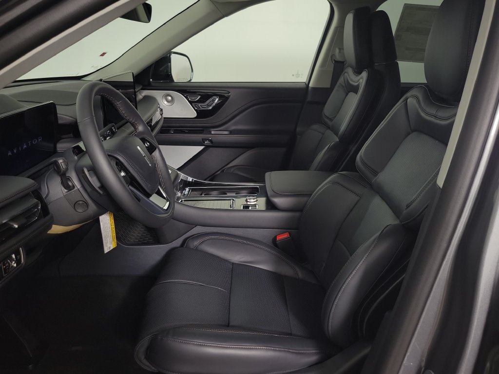 New 2027 Lincoln Aviator Reserve w/ Luxury Package AWD/4WD image 16