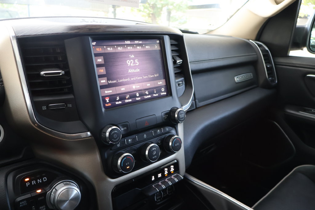 Used 2019 RAM 1500 Laramie AWD/4WD image 25