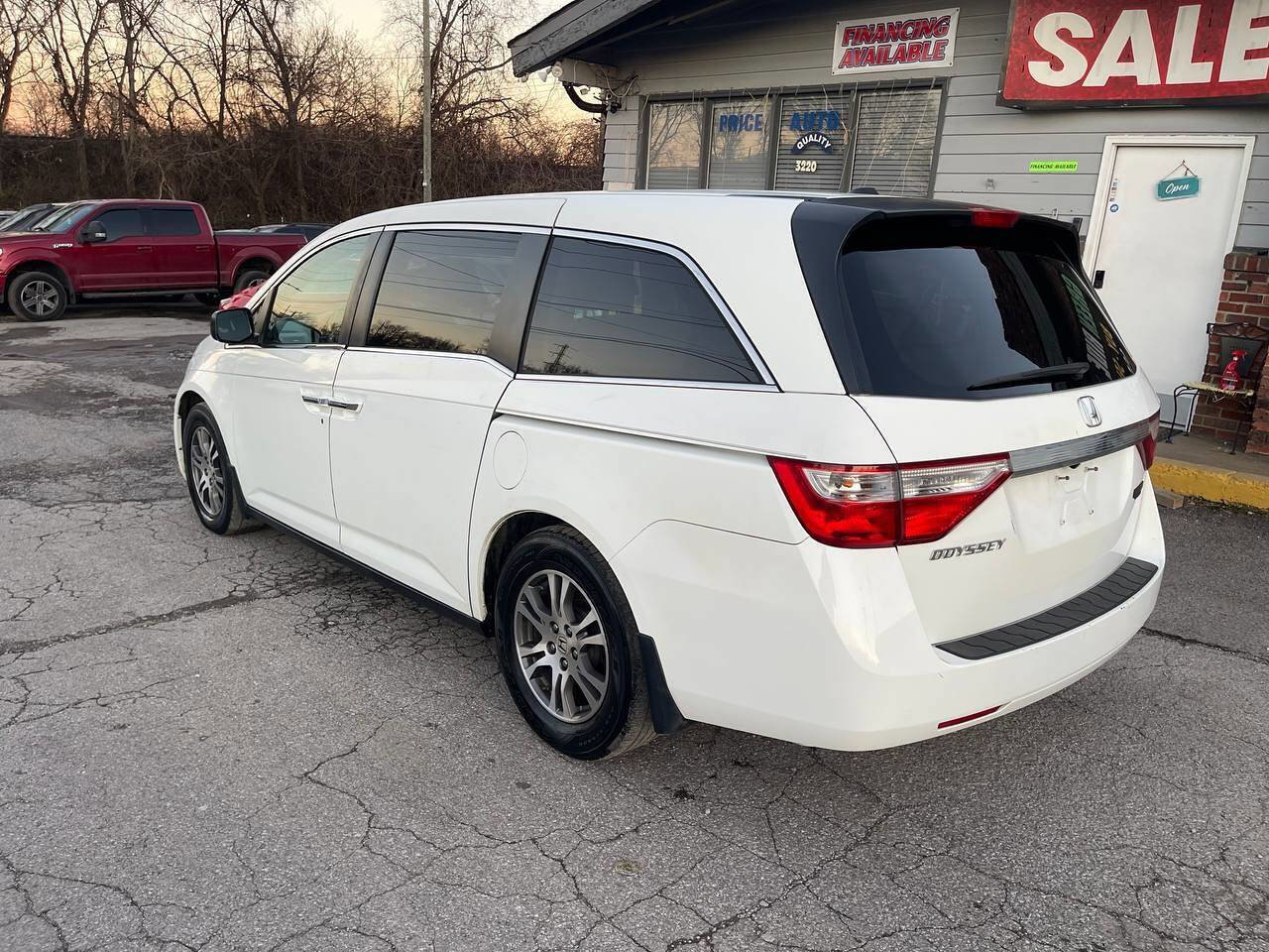 Used 2011 Honda Odyssey EX-L image 3