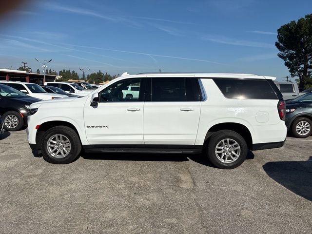 Used 2022 Chevrolet Suburban LT w/ Luxury Package image 4