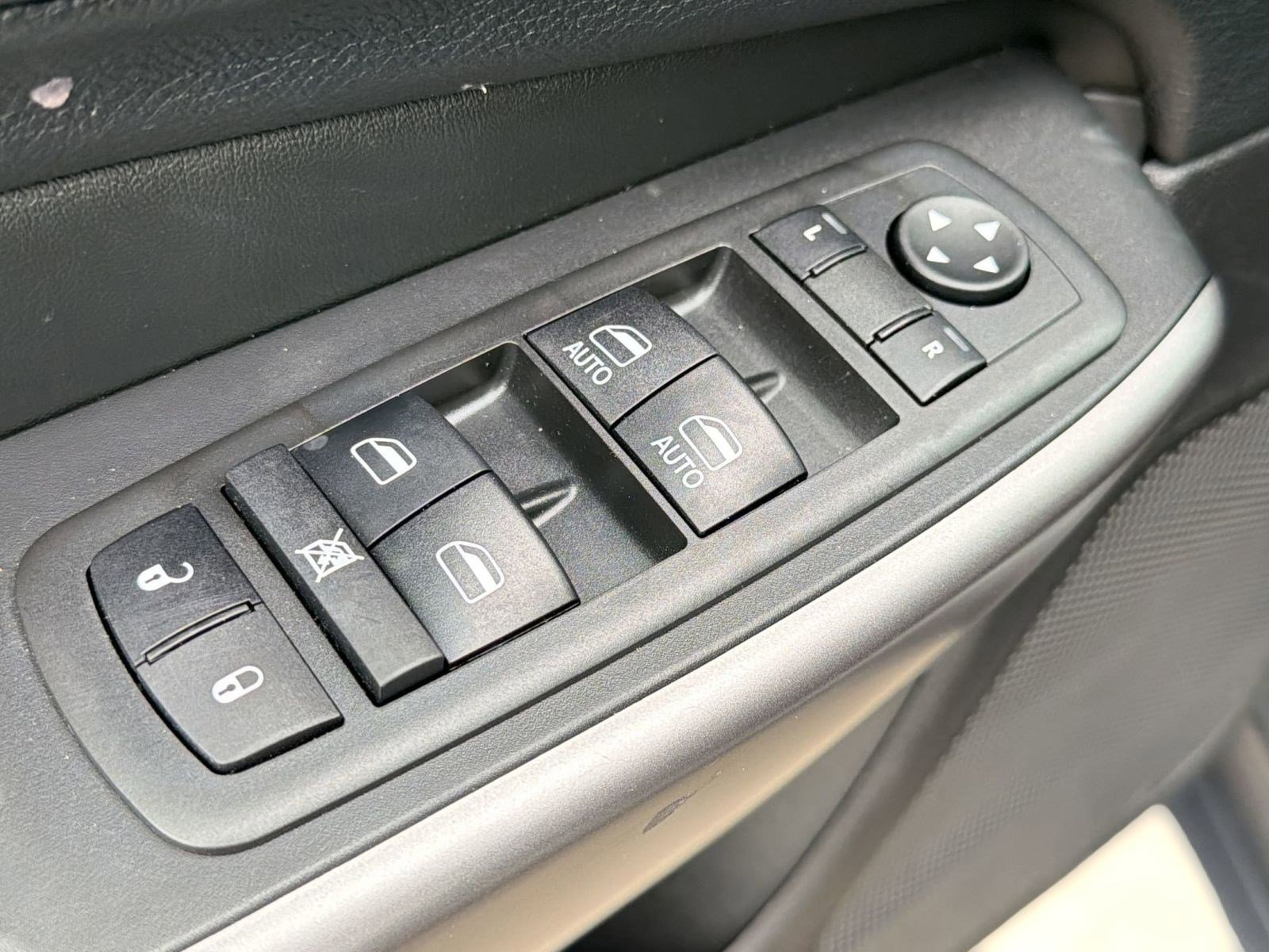 Used 2021 Jeep Cherokee Latitude Lux w/ Comfort/Convenience Group FWD image 21