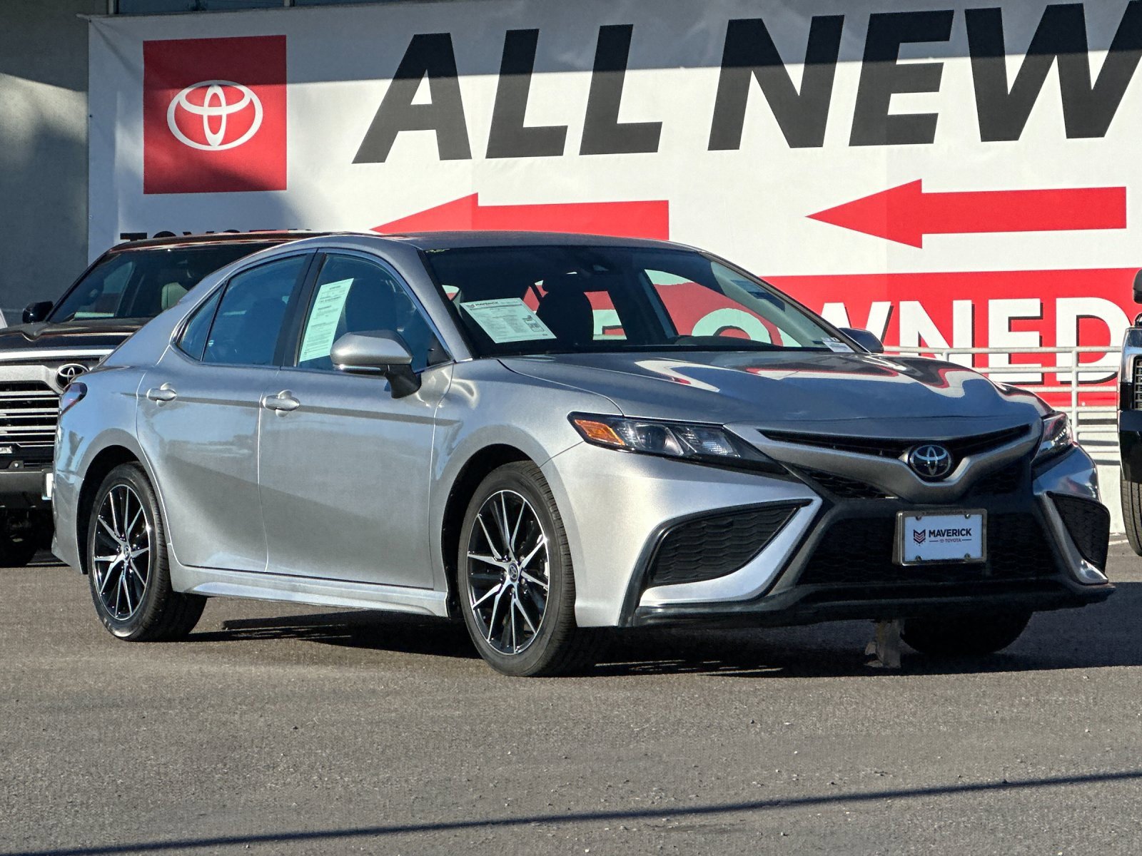 Used 2024 Toyota Camry SE image 8