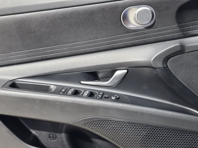 Certified 2026 Hyundai Elantra SE FWD image 24