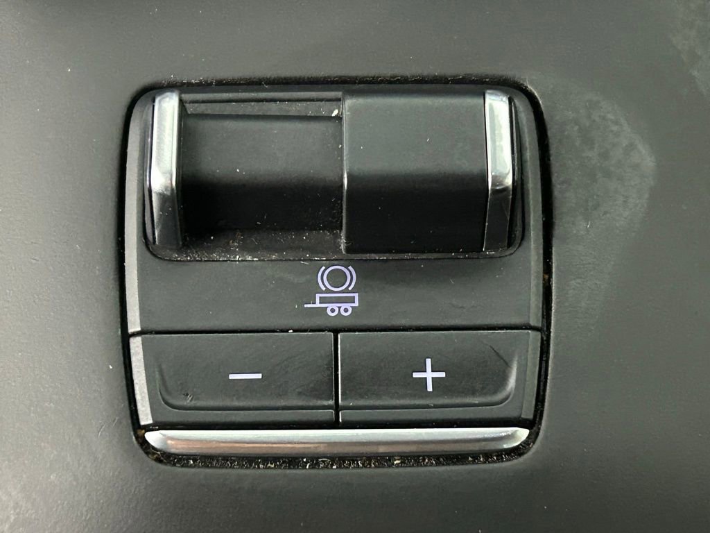 Used 2024 GMC Sierra 3500 Denali Ultimate AWD/4WD image 23