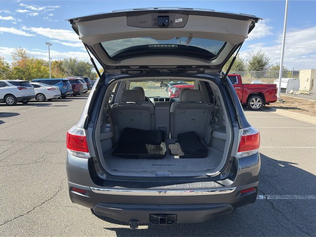 Used 2013 Toyota Highlander Plus w/ Protection Pkg AWD/4WD image 34