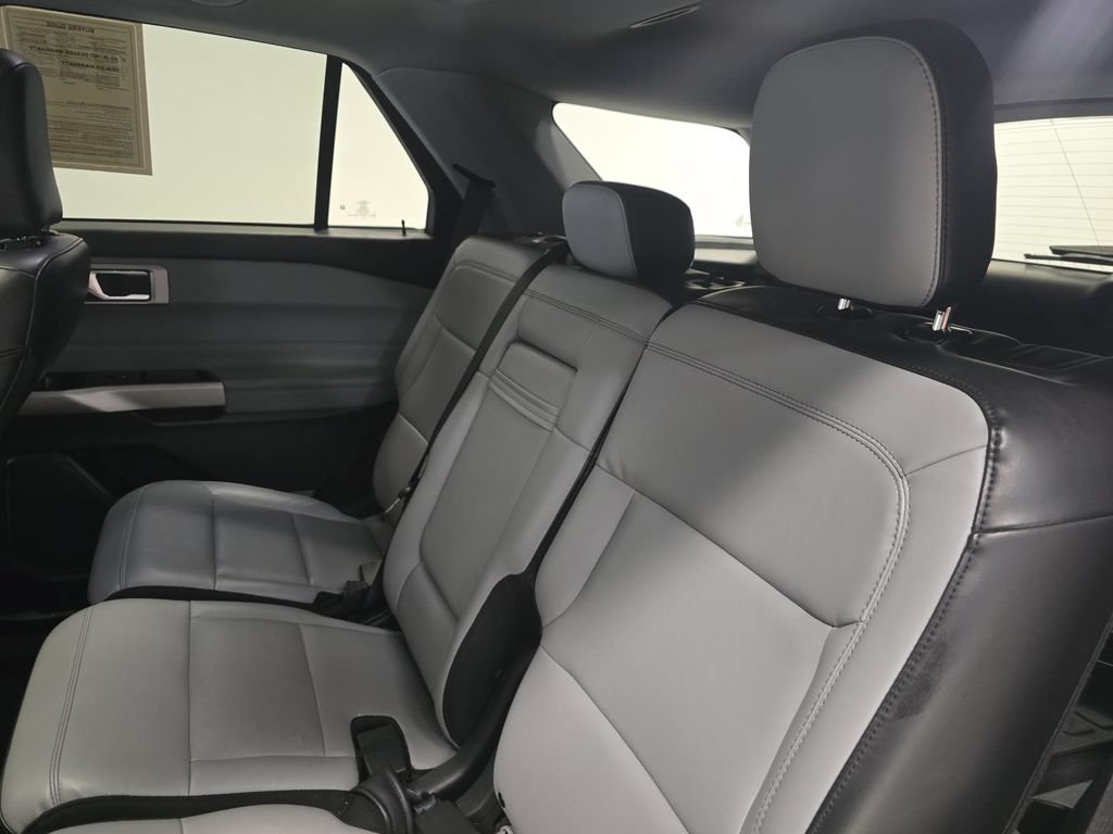 Used 2021 Ford Explorer XLT w/ Equipment Group 202A RWD image 13