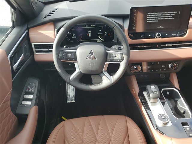 New 2025 Mitsubishi Outlander SEL image 16