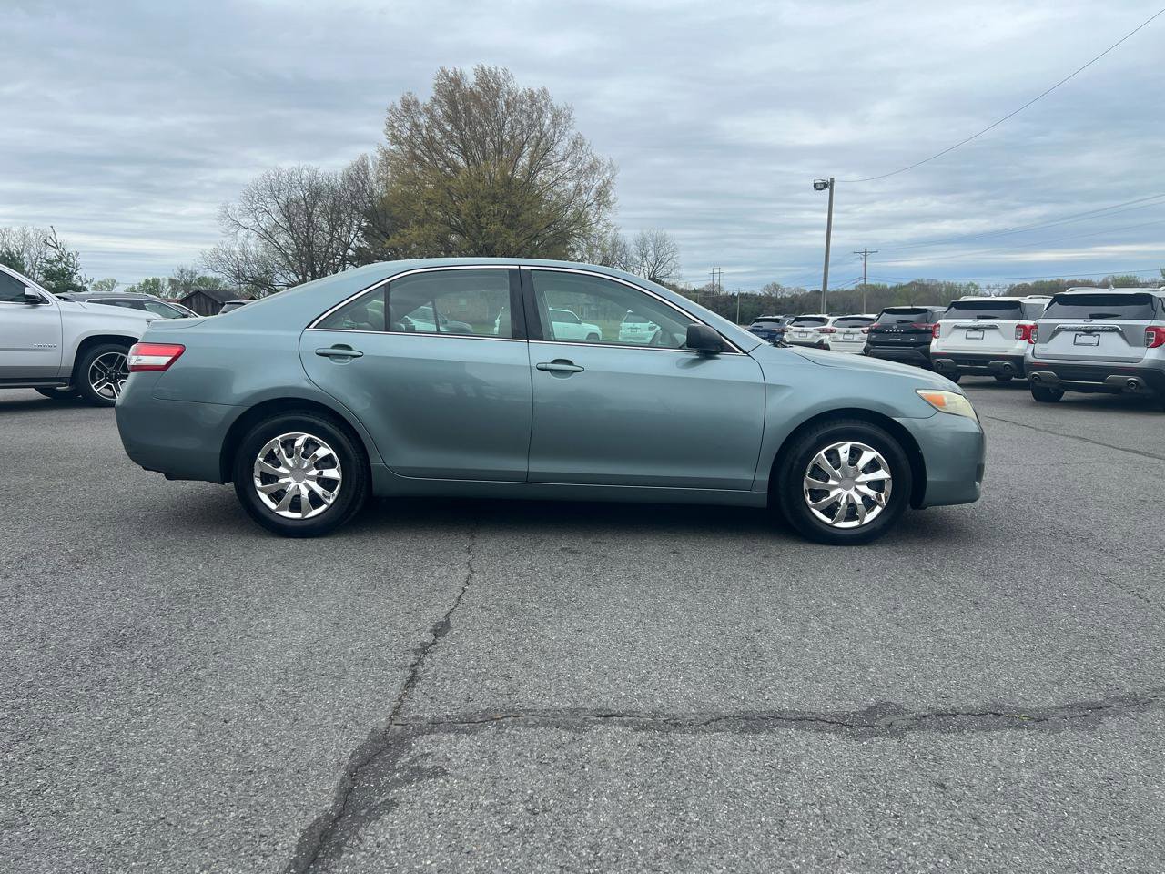 Used 2011 Toyota Camry LE image 6