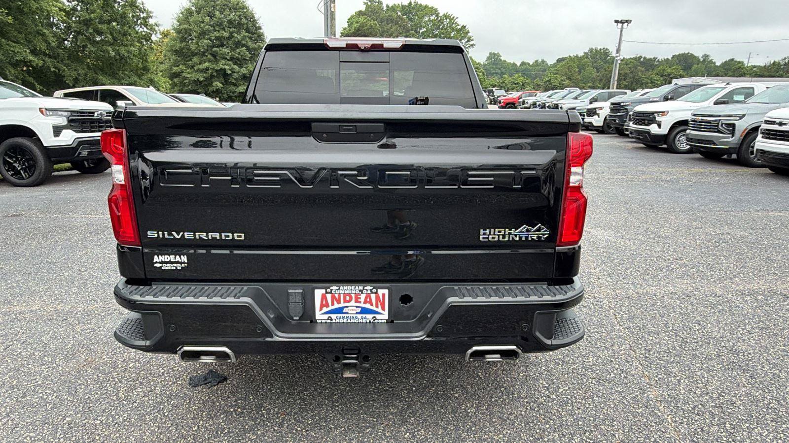 Used 2020 Chevrolet Silverado 1500 High Country w/ Technology Package AWD/4WD image 10