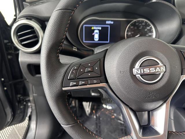 New 2025 Nissan Versa SR w/ Trunk Package image 21