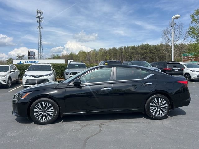 Used 2024 Nissan Altima 2.5 SV image 10