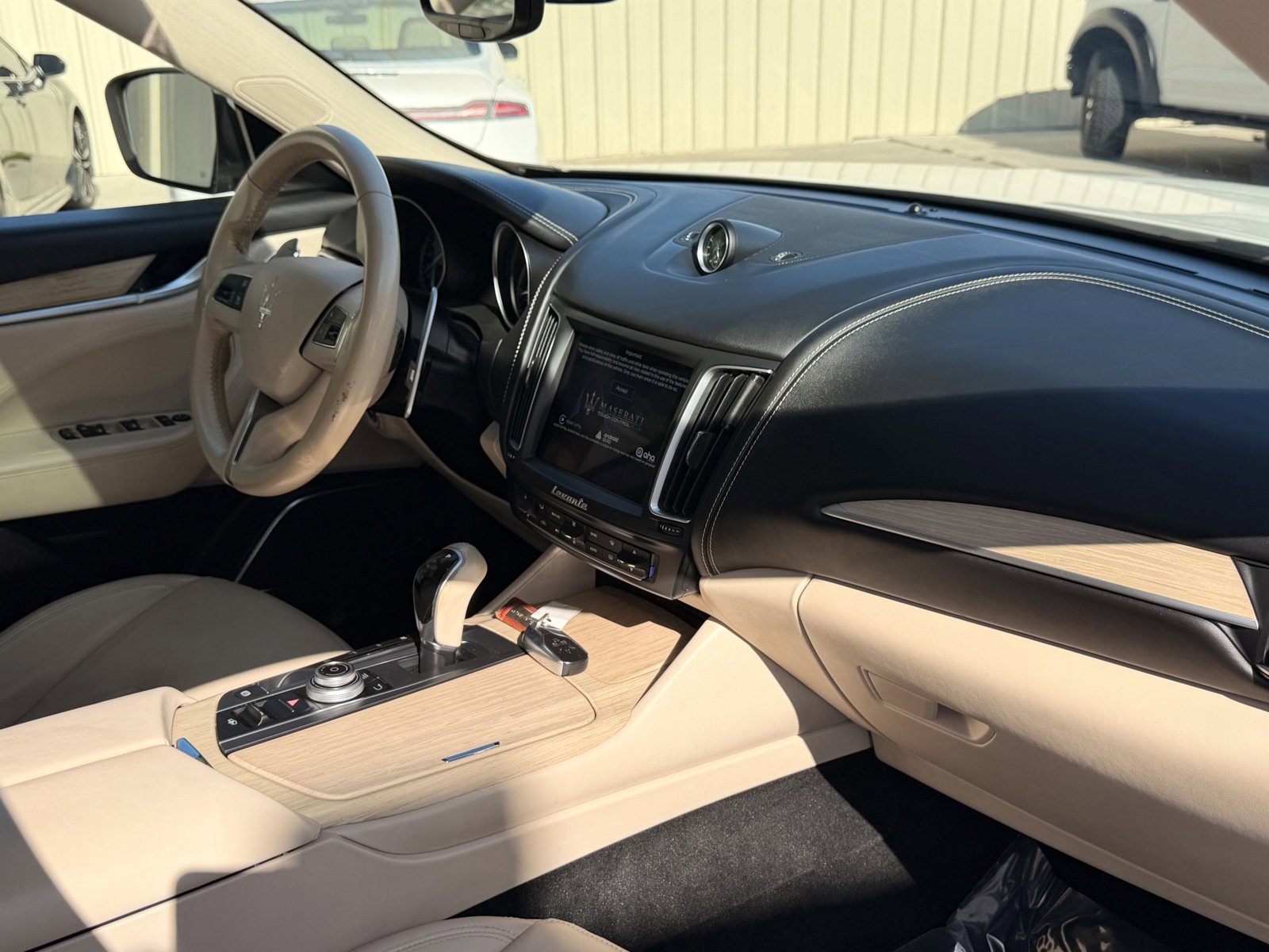 Used 2017 Maserati Levante S AWD/4WD image 28