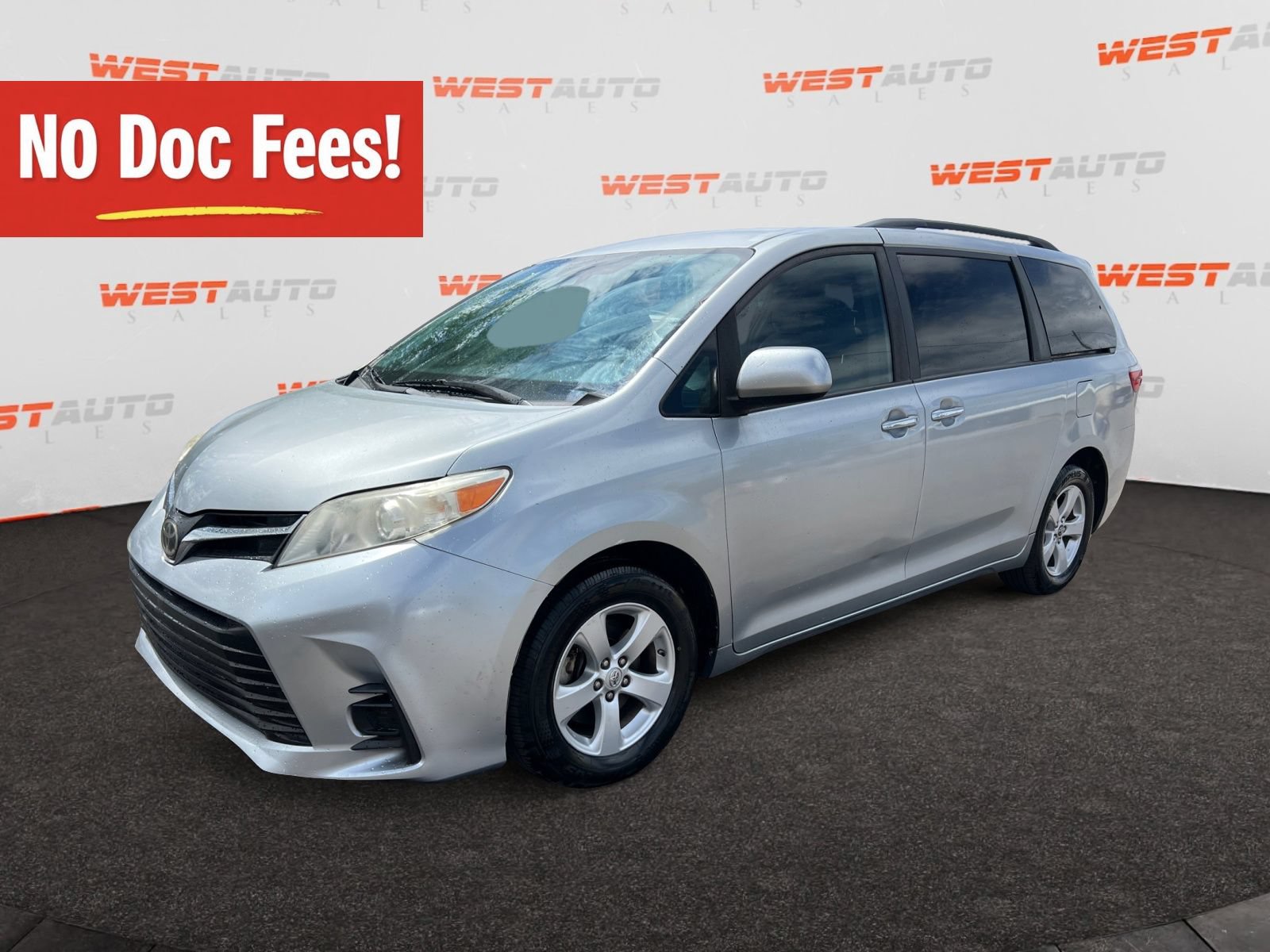 Used 2019 Toyota Sienna LE w/ LE Preferred Package FWD image 1