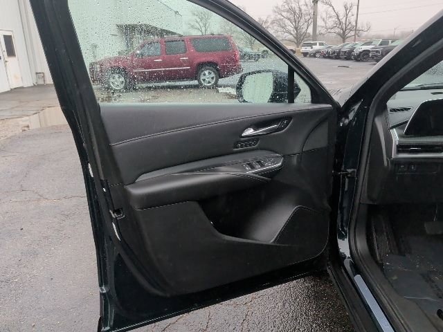 Used 2024 Cadillac XT4 Premium Luxury image 14