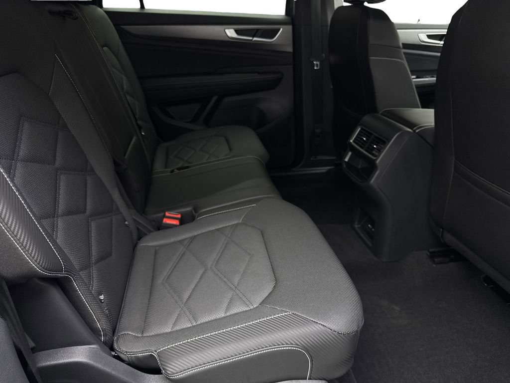 Used 2025 Volkswagen Atlas Cross Sport SE image 39