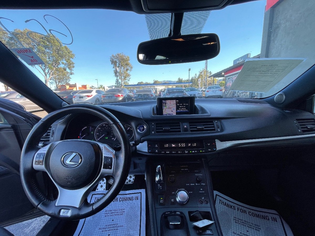 Used 2013 Lexus CT 200h w/ F Sport Pkg w/Nuluxe Trim FWD image 9