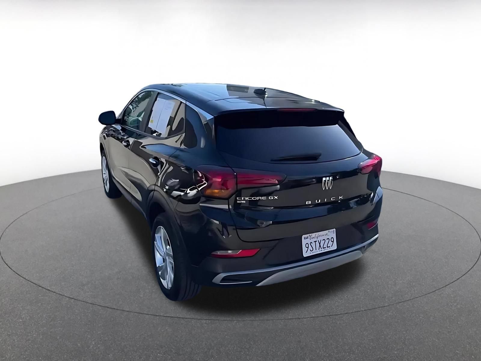 Used 2025 Buick Encore GX Preferred AWD/4WD image 11