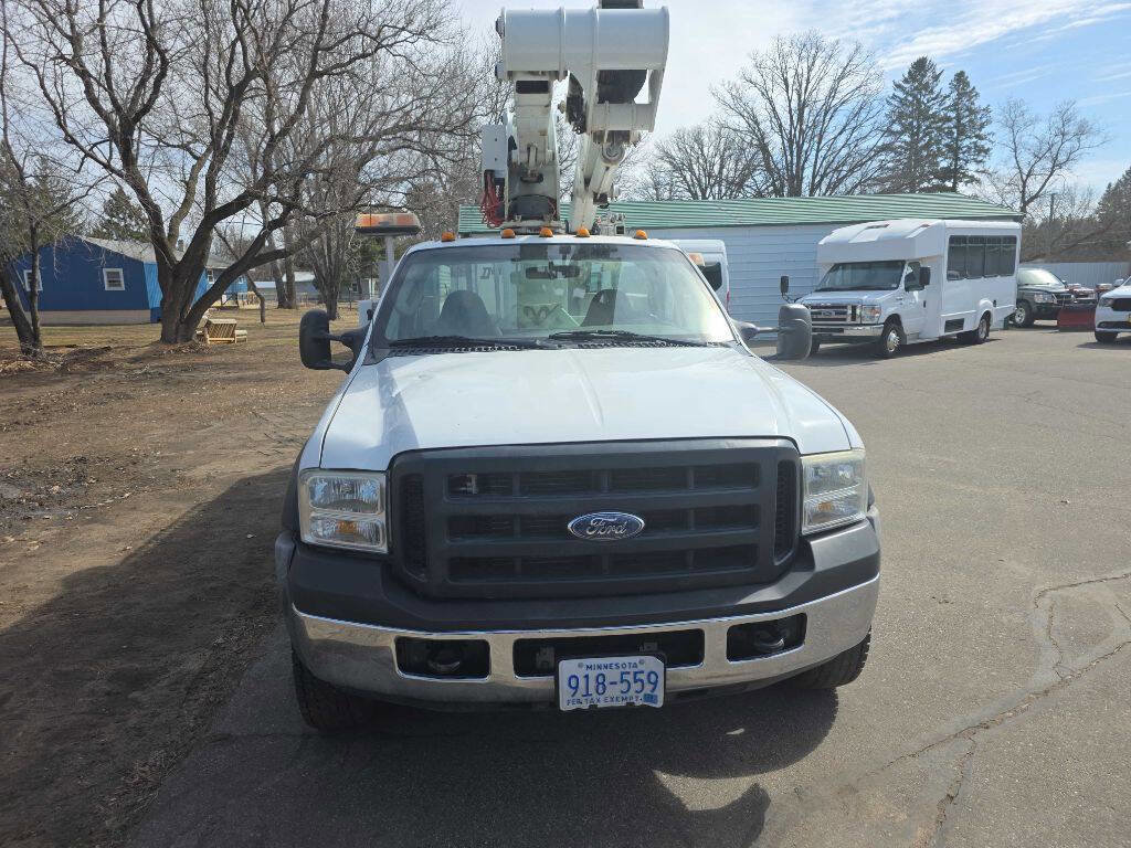 Used 2007 Ford F550 4x4 Regular Cab Super Duty image 6