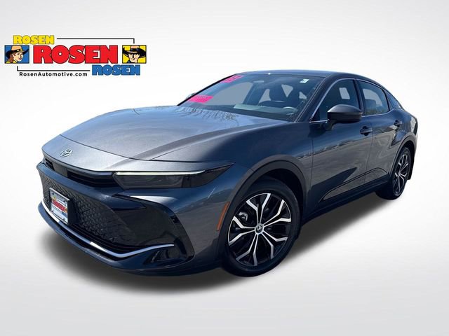 Used 2023 Toyota Crown XLE image 1