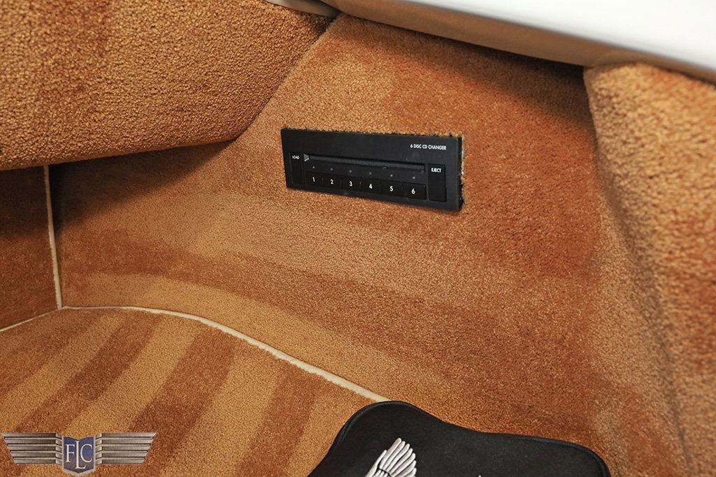 Used 2010 Bentley Azure T RWD image 32