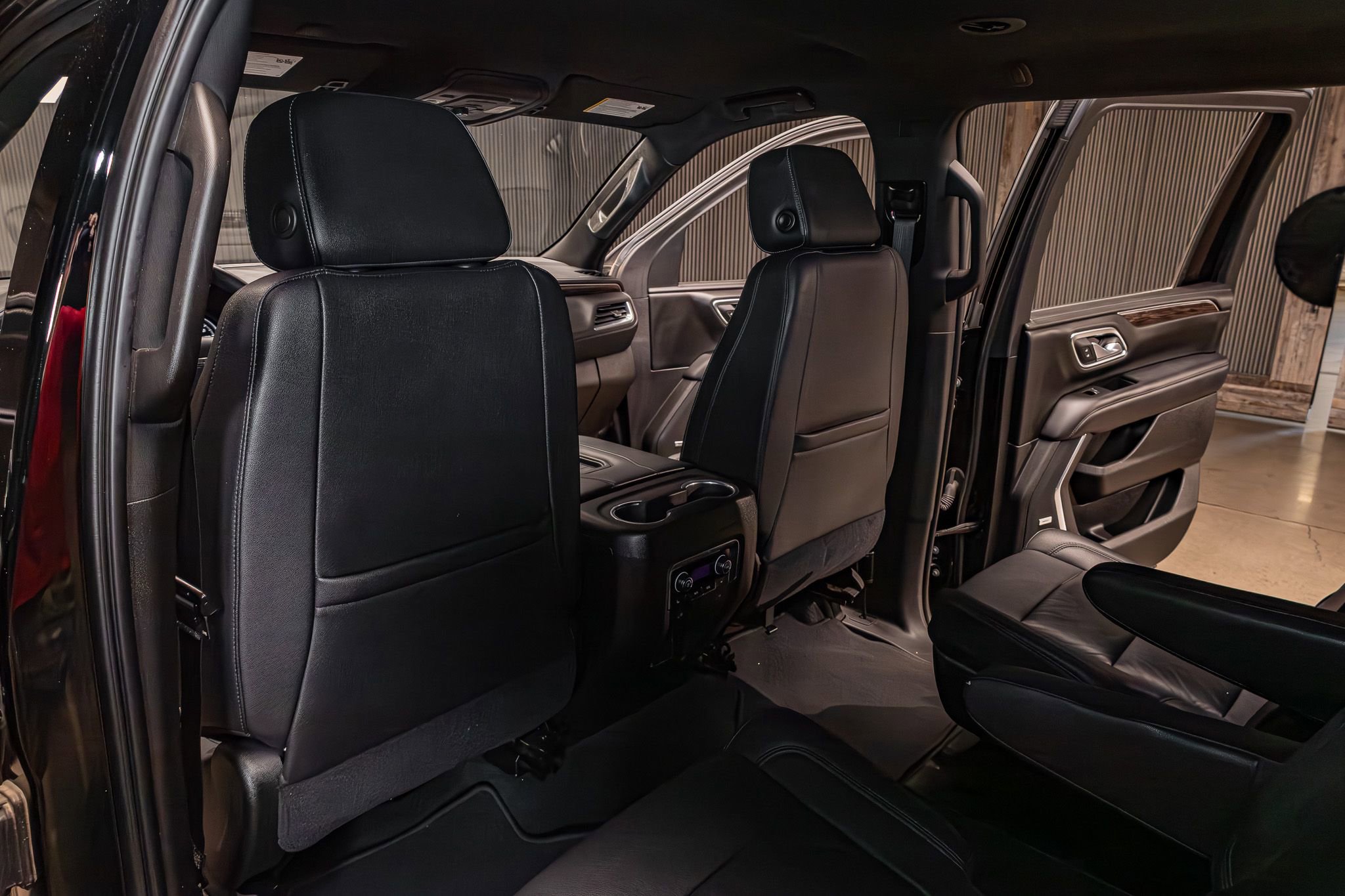 Used 2021 Chevrolet Suburban Z71 w/ Z71 Off-Road Package AWD/4WD image 22