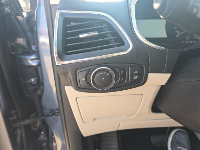 Used 2019 Ford Edge Titanium w/ Equipment Group 301A FWD image 12