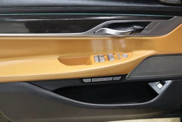 Used 2016 BMW 750i xDrive AWD/4WD image 11